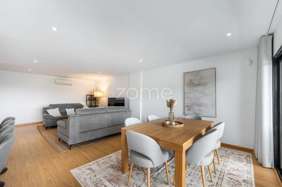 Apartamento T4 para Venda em Moreira Foto 12