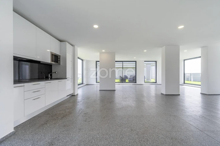 Apartamento T4 para Venda em Moreira Foto 36