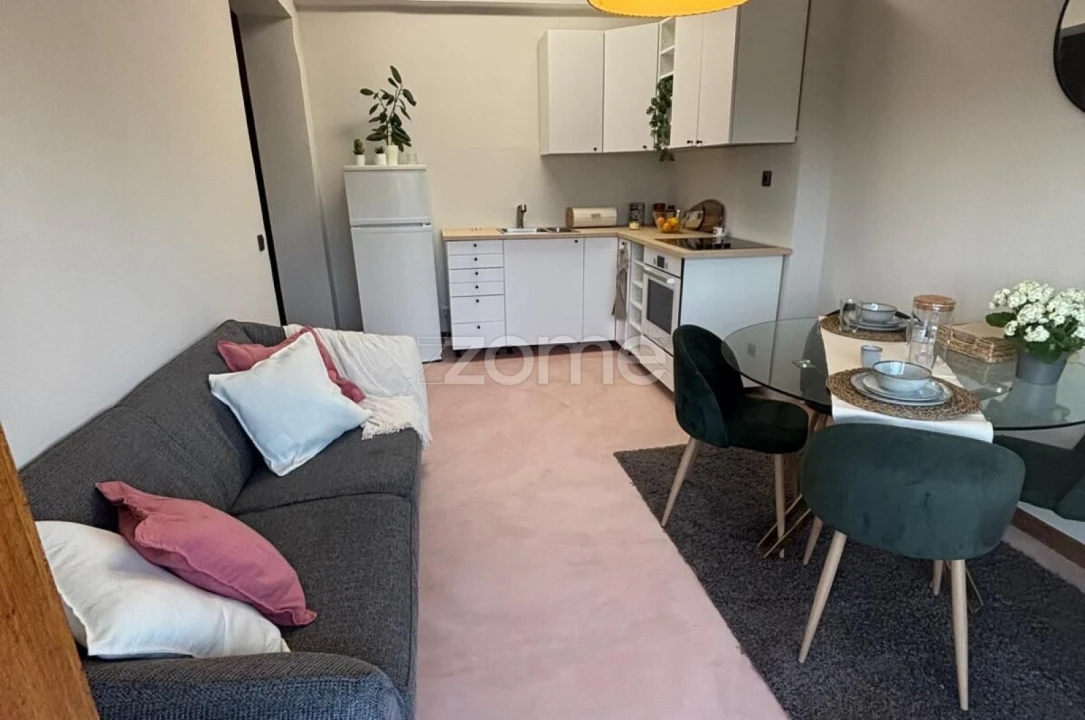 Apartamento T2 para Venda em Cedofeita, Santo Ildefonso, Sé, Miragaia, São Nicolau e Vitória Foto 2