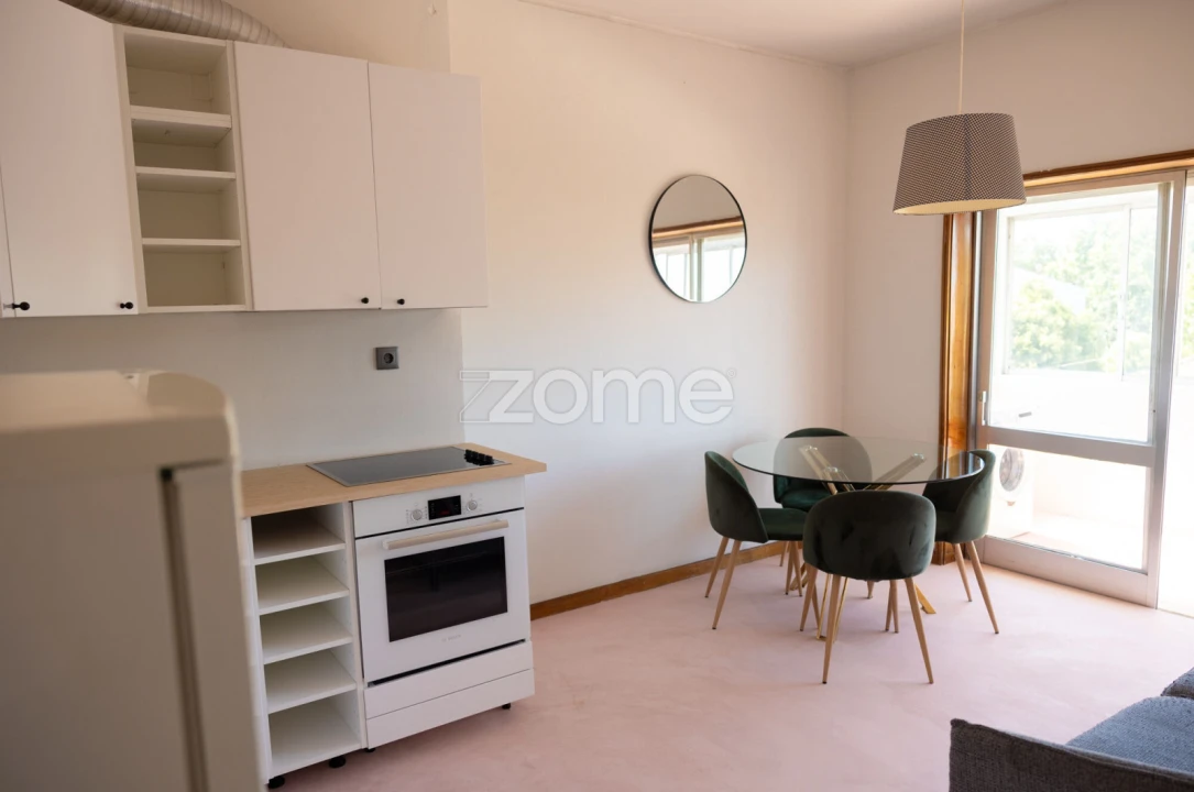 Apartamento T2 para Venda em Cedofeita, Santo Ildefonso, Sé, Miragaia, São Nicolau e Vitória Foto 3