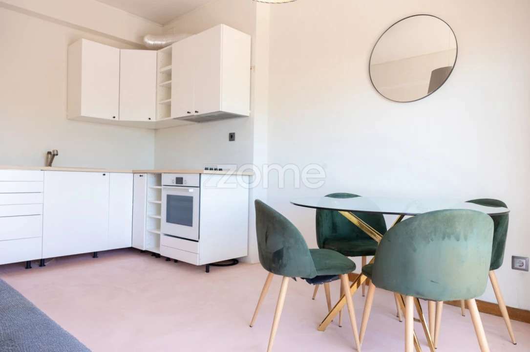 Apartamento T2 para Venda em Cedofeita, Santo Ildefonso, Sé, Miragaia, São Nicolau e Vitória Foto 2