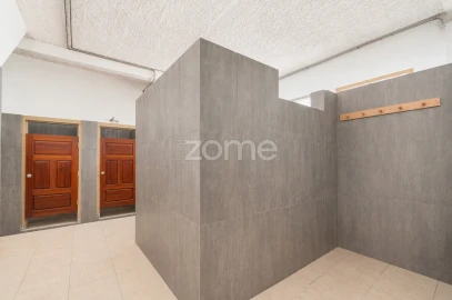 Terreno Comércio / Armazém para Venda em São Mamede de Infesta e Senhora da Hora