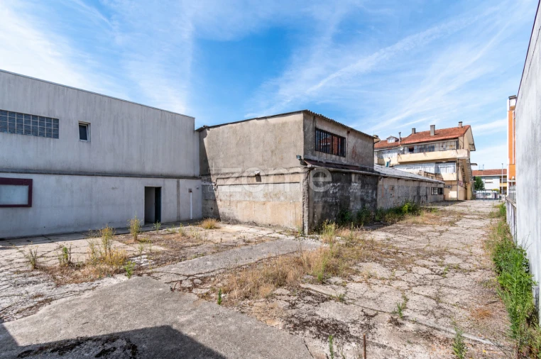 Terreno Comércio / Armazém para Venda em São Mamede de Infesta e Senhora da Hora Foto 31
