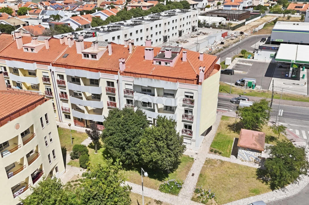 Apartamento T2 para Venda em São Domingos de Rana Foto 1