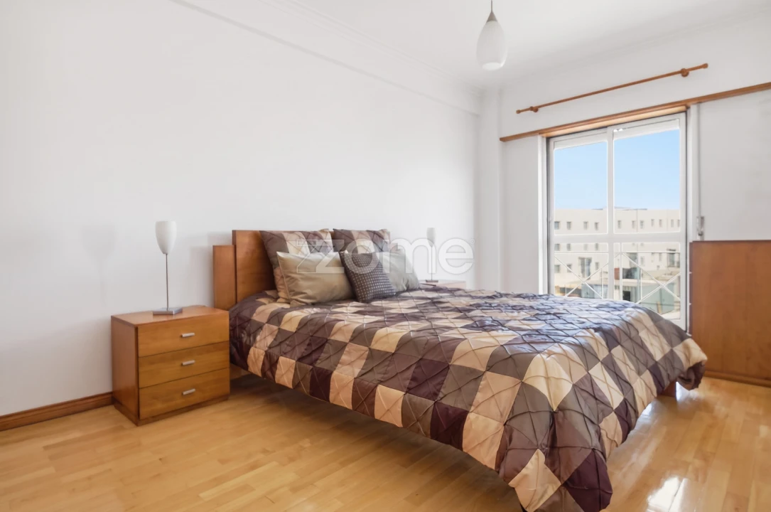Apartamento T2 para Venda em São Domingos de Rana Foto 9