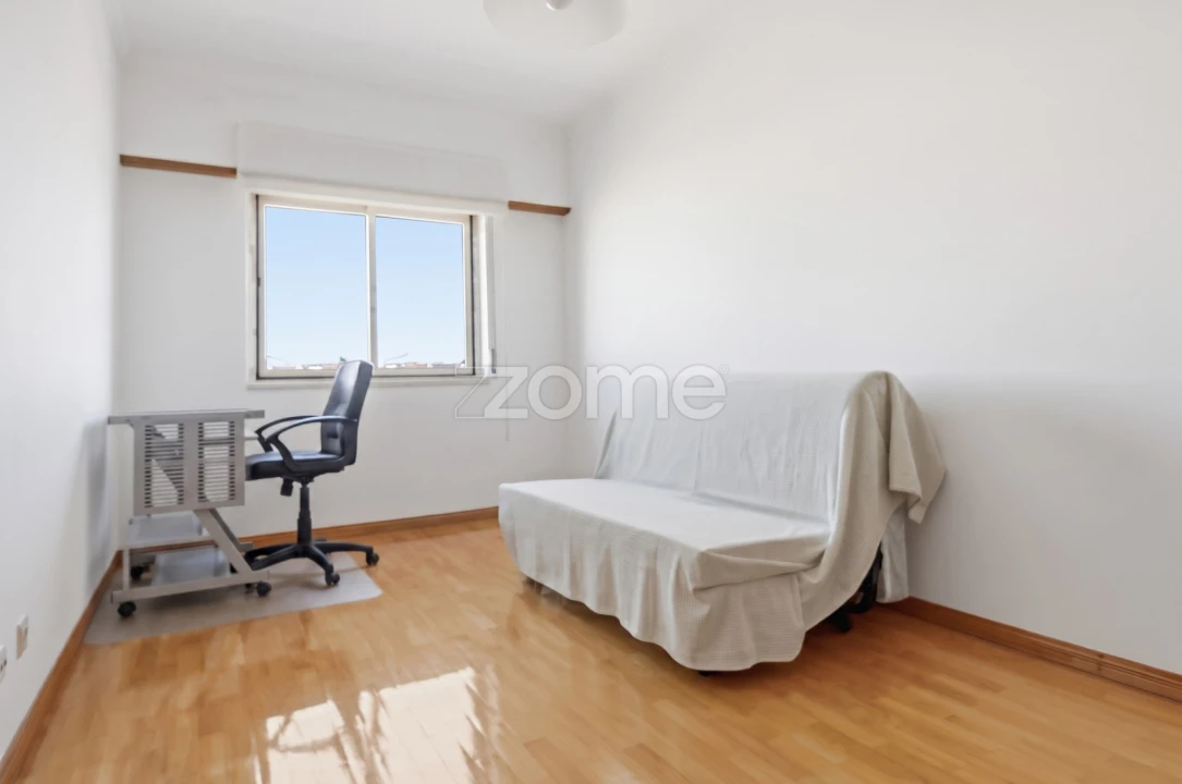 Apartamento T2 para Venda em São Domingos de Rana Foto 13