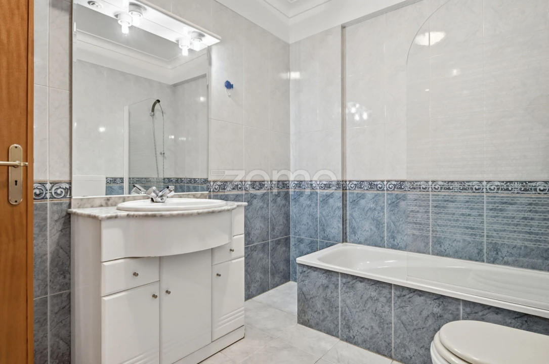 Apartamento T2 para Venda em São Domingos de Rana Foto 12