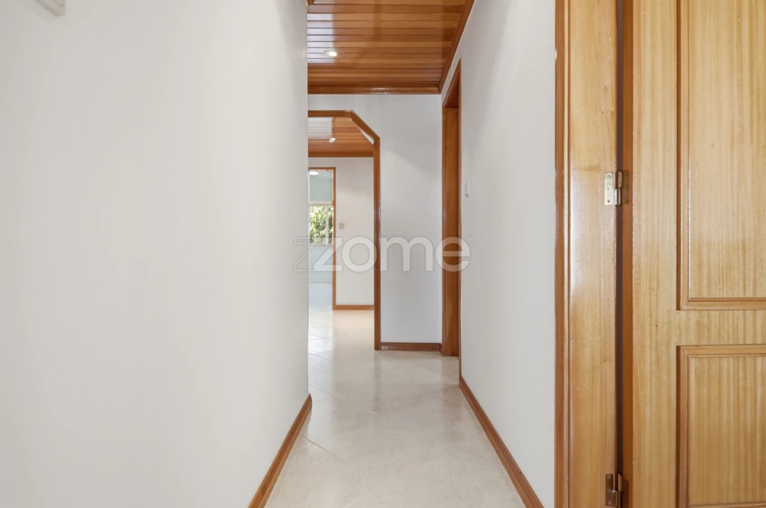 Apartamento T2 para Venda em São Domingos de Rana Foto 15