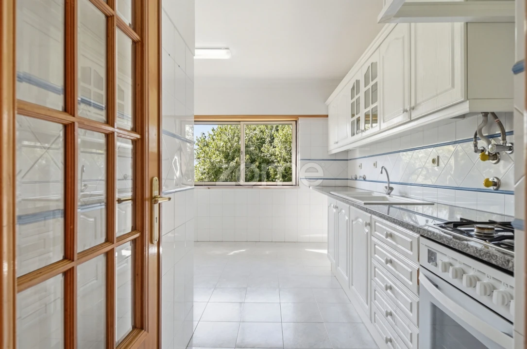 Apartamento T2 para Venda em São Domingos de Rana Foto 3
