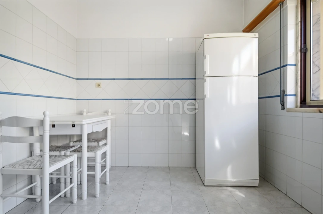 Apartamento T2 para Venda em São Domingos de Rana Foto 6