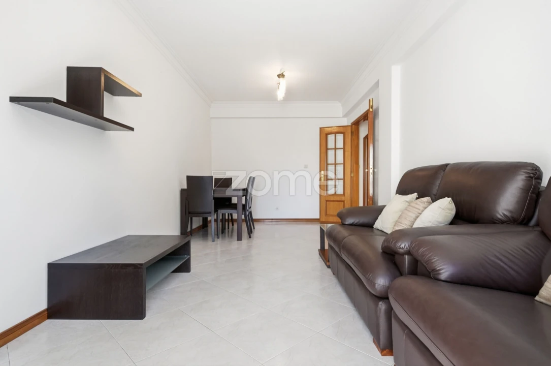 Apartamento T2 para Venda em São Domingos de Rana Foto 16