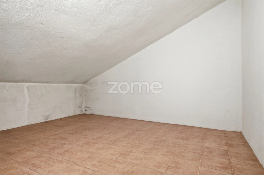 Apartamento T2 para Venda em São Domingos de Rana Foto 17