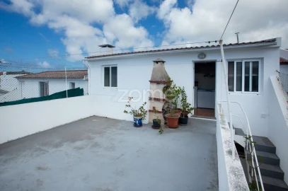 Moradia T3 para Venda em Rosto do Cão (São Roque)