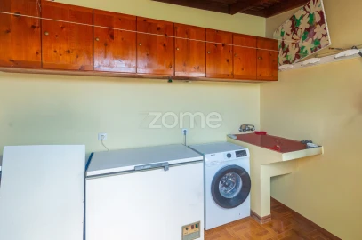 Moradia T3 para Venda em Rosto do Cão (São Roque)