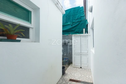 Moradia T3 para Venda em Rosto do Cão (São Roque)