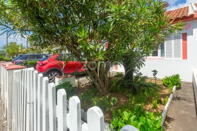 Moradia T3 para Venda em Rosto do Cão (São Roque)