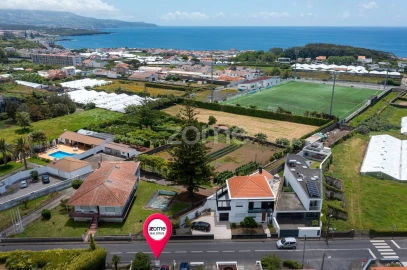 Moradia T3 para Venda em Rosto do Cão (São Roque)
