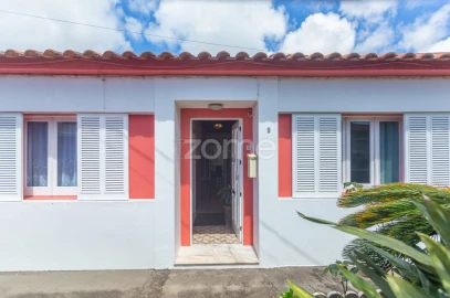 Moradia T3 para Venda em Rosto do Cão (São Roque)
