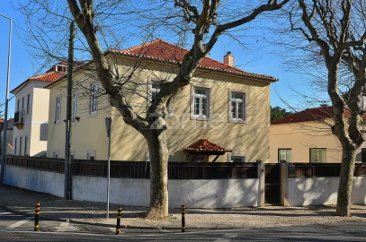 Moradia T5 para Venda em Carcavelos e Parede