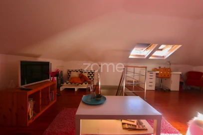 Moradia T5 para Venda em Carcavelos e Parede