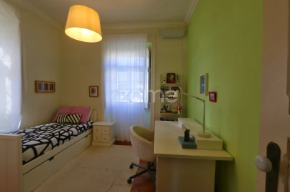 Moradia T5 para Venda em Carcavelos e Parede