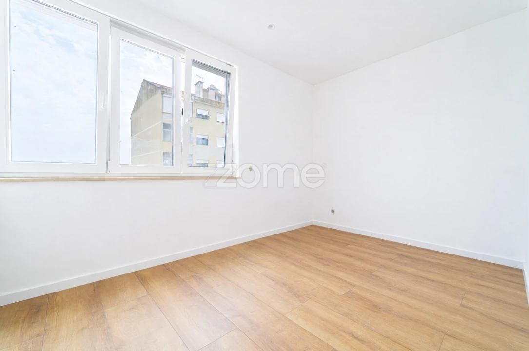 Apartamento T2 para Venda em Alto do Seixalinho, Santo André e Verderena Foto 18