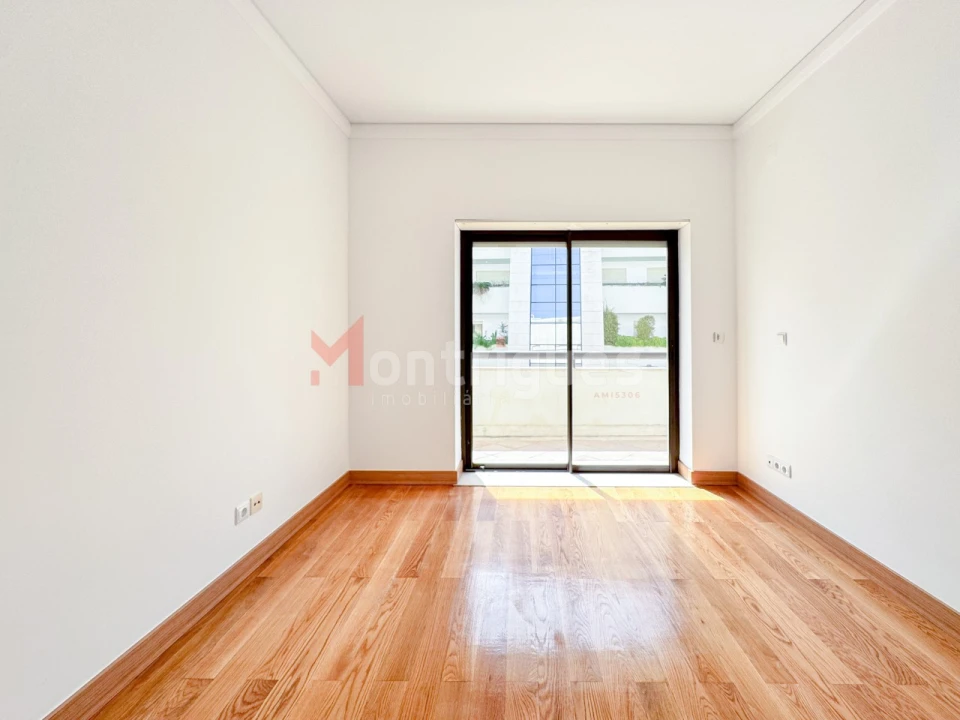 Apartamento T3 para Venda em Parque das Nações Foto 27