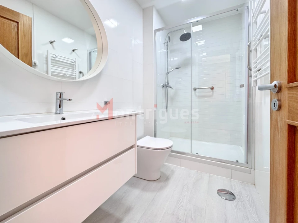 Apartamento T3 para Venda em Parque das Nações Foto 33