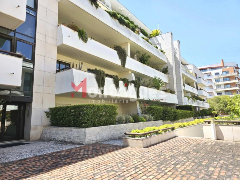 Apartamento T3 para Venda em Parque das Nações Foto 3