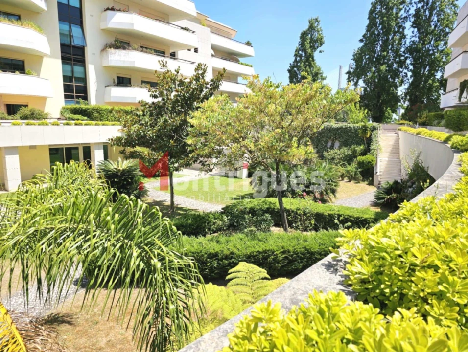 Apartamento T3 para Venda em Parque das Nações Foto 6