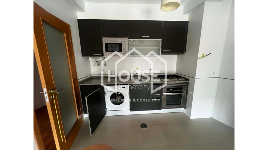 Apartamento T1 para Arrendamento em Aradas Foto 2