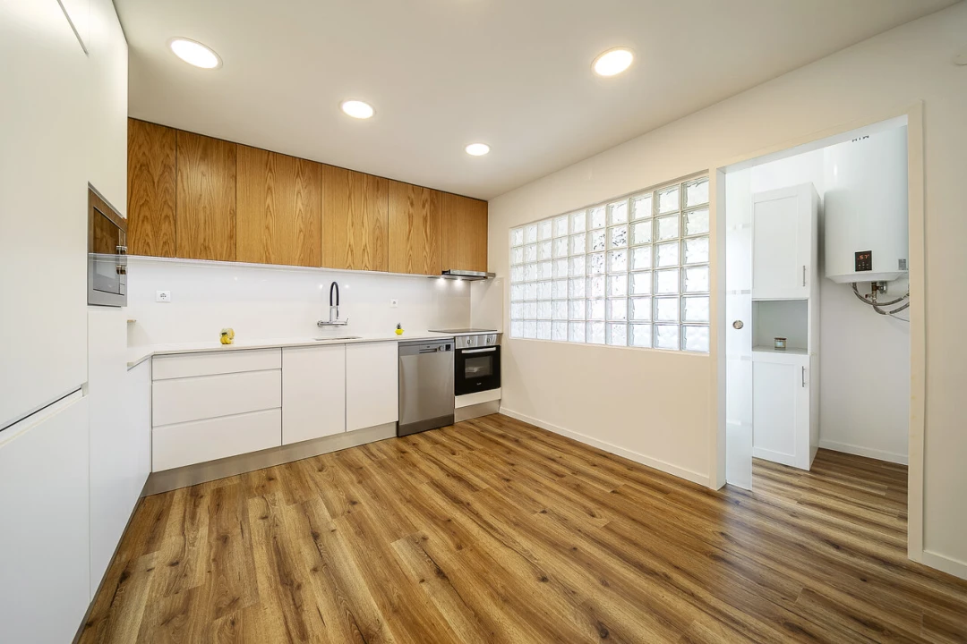 Apartamento T2 para Venda em Vilar de Andorinho Foto 14