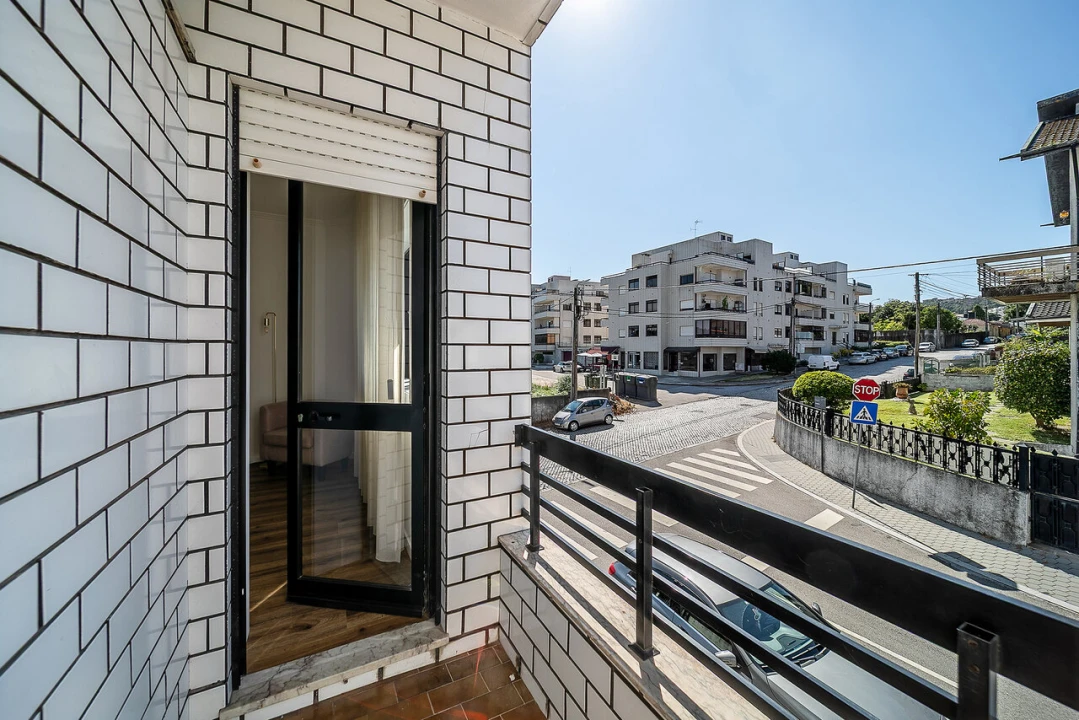 Apartamento T2 para Venda em Vilar de Andorinho Foto 38