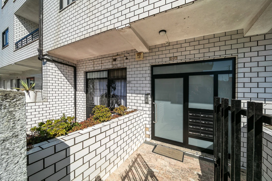 Apartamento T2 para Venda em Vilar de Andorinho Foto 41