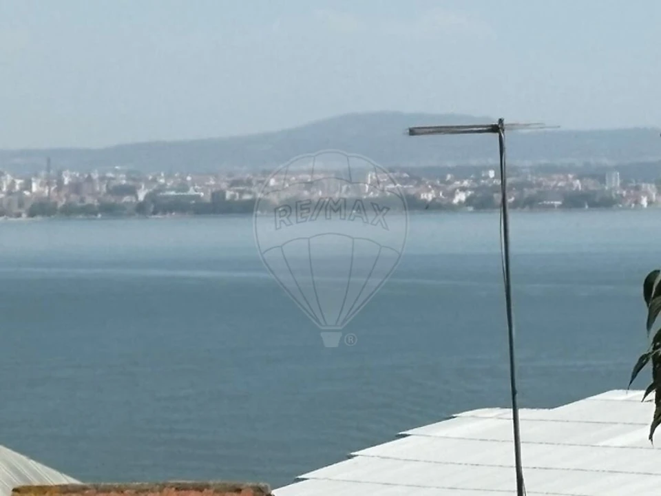 Moradia T6 para Venda em Santa Maria Maior Foto 45