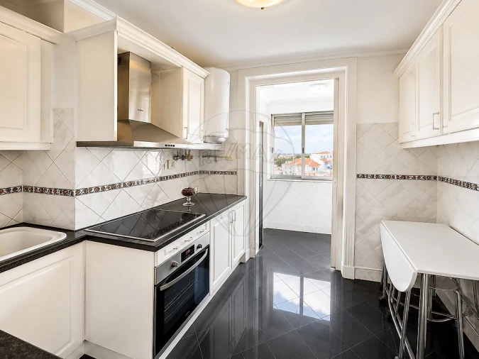 Apartamento T4 para Venda em Arroios Foto 3