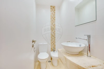 Apartamento T3 para Venda em Massamá e Monte Abraão