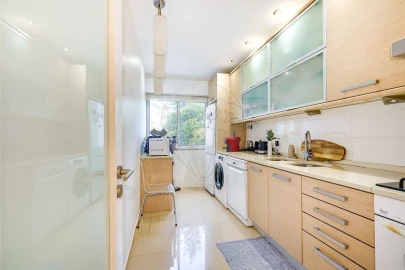 Apartamento T3 para Venda em Massamá e Monte Abraão