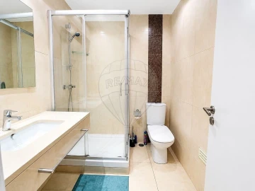 Apartamento T3 para Venda em Massamá e Monte Abraão