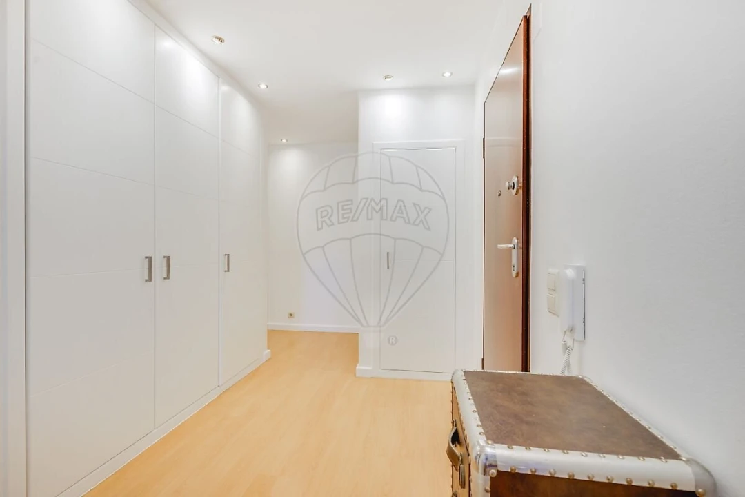 Apartamento T3 para Venda em Massamá e Monte Abraão Foto 12