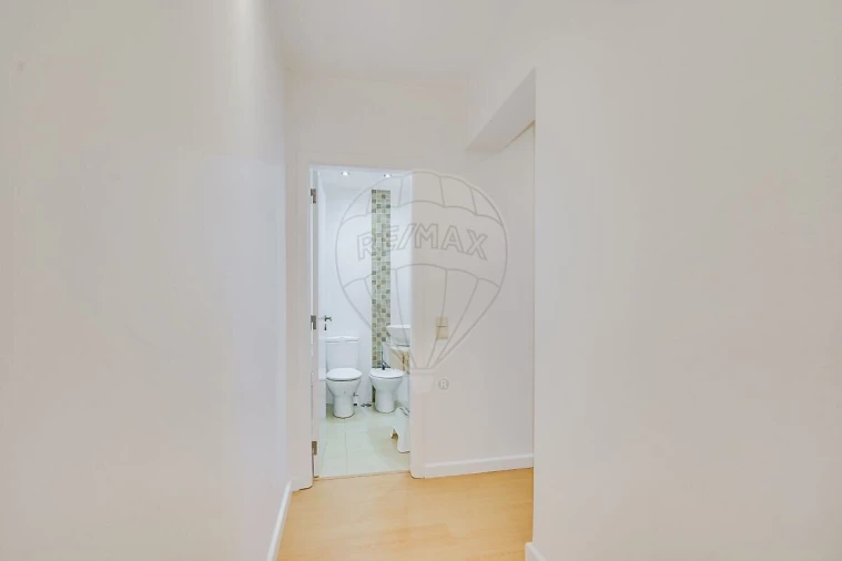 Apartamento T3 para Venda em Massamá e Monte Abraão Foto 13