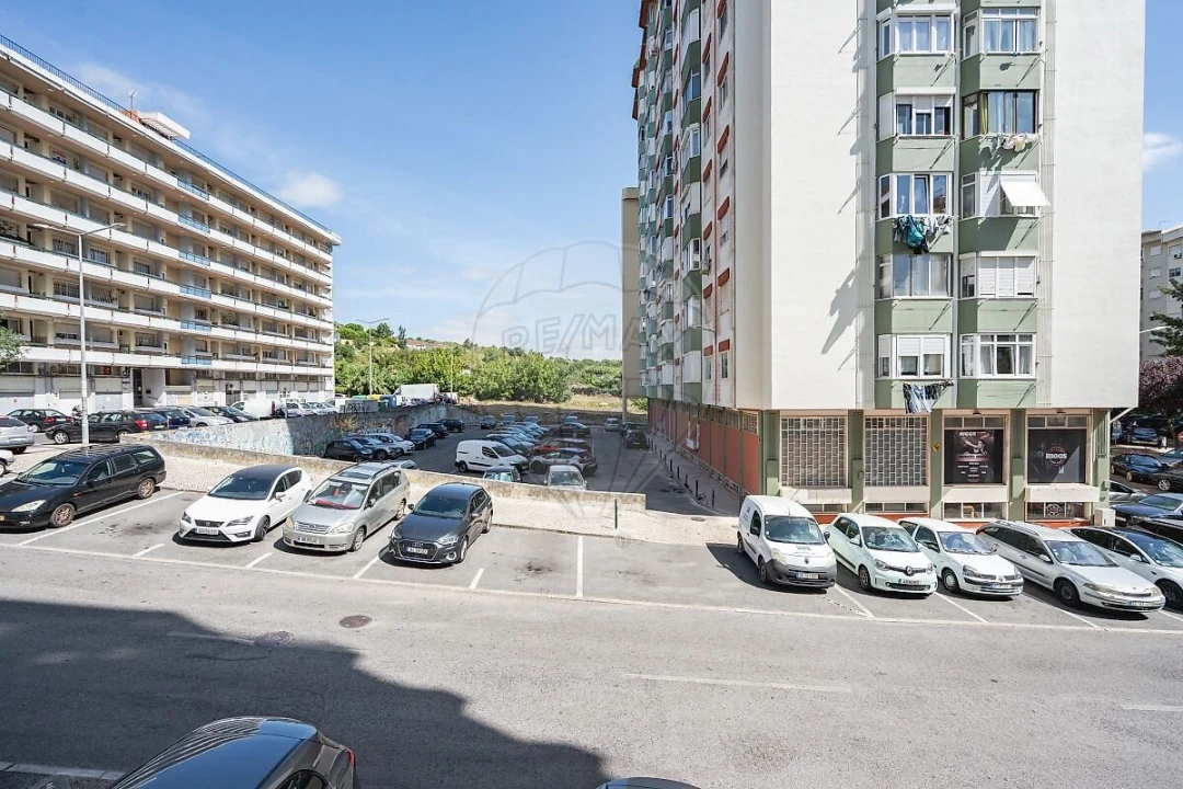Apartamento T3 para Venda em Massamá e Monte Abraão Foto 19