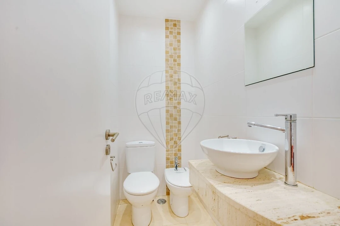 Apartamento T3 para Venda em Massamá e Monte Abraão Foto 14
