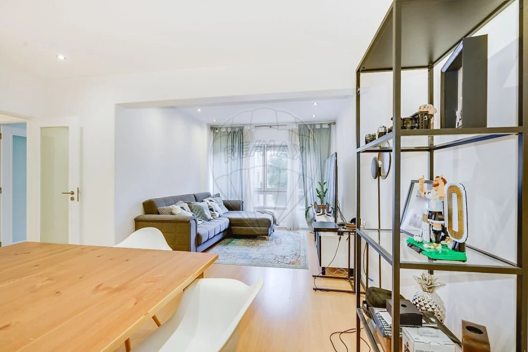 Apartamento T3 para Venda em Massamá e Monte Abraão Foto 1