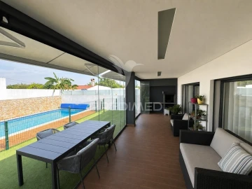 Moradia T4 para Venda em Fernao Ferro