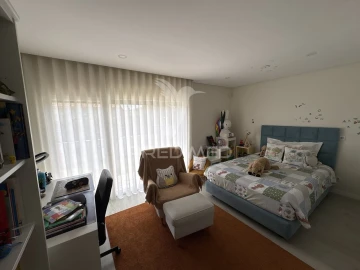 Moradia T4 para Venda em Fernao Ferro