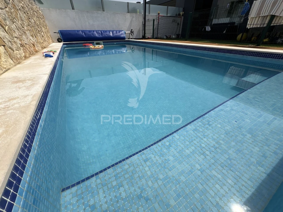 Moradia T4 para Venda em Fernao Ferro Foto 38