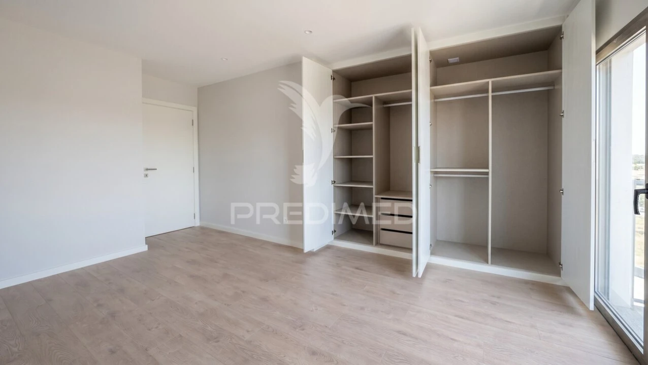 Moradia T4 para Venda em Batalha Foto 18