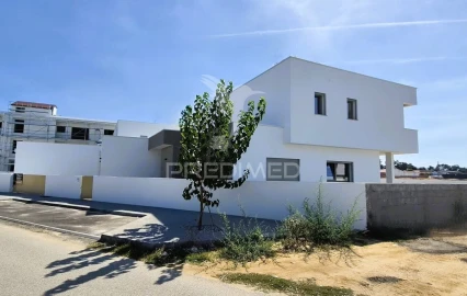 Moradia T4 para Venda em Batalha
