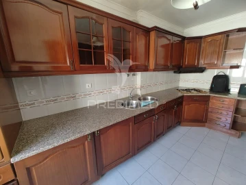 Apartamento T3 para Venda em Baixa da Banheira e Vale da Amoreira